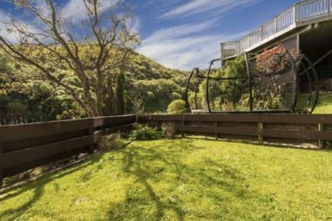 Photo of property in 74 Dowse Drive, Maungaraki, Lower Hutt, 5010