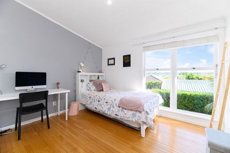 Photo of property in 1/48 Bond Crescent, Forrest Hill, Auckland, 0620
