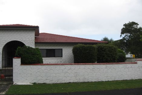 Photo of property in 1 Tatua Place, Conifer Grove, Takanini, 2112