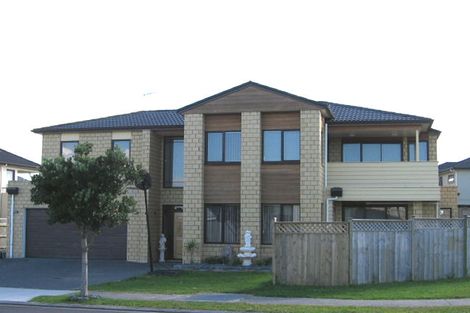 Photo of property in 28 Waimanu Bay Drive, Te Atatu Peninsula, Auckland, 0610