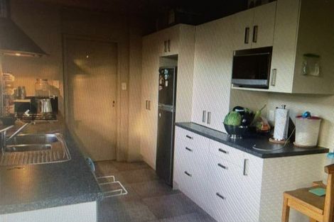 Photo of property in 2/41 Challen Close, Conifer Grove, Takanini, 2112