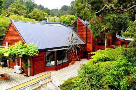 Photo of property in 77 Wyndham Road, Pinehaven, Upper Hutt, 5019