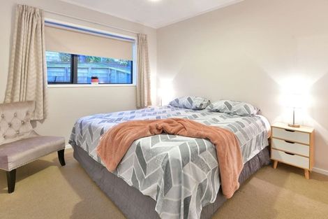 Photo of property in 3 Roberts Road, Tindalls Beach, Whangaparaoa, 0930