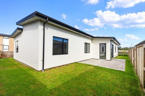 Photo of property in 32 Tamapahore Boulevard, Papamoa Beach, Papamoa, 3118