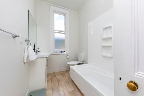 Photo of property in 12 Neesons Way, Glendene, Auckland, 0602