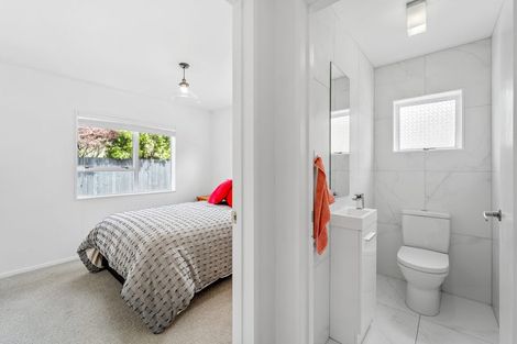 Photo of property in 31 Centreway Road, Orewa, 0931