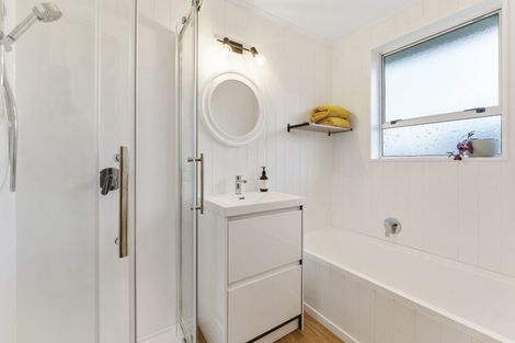 Photo of property in 256b Wellington Road, Wainuiomata, Lower Hutt, 5014