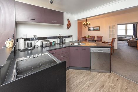 Photo of property in 10 Carlton Avenue, Gonville, Whanganui, 4501