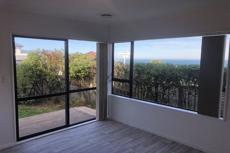 Photo of property in 2 Birkhall Grove, Strathmore Park, Wellington, 6022