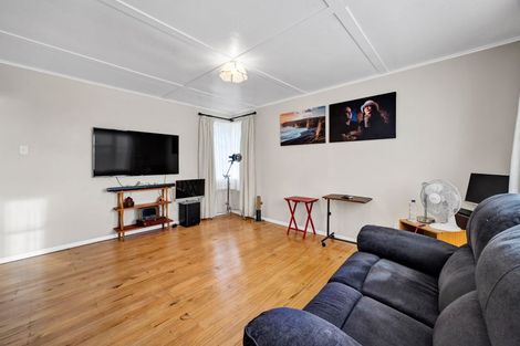 Photo of property in 16 Manchester Street, Patea, 4520