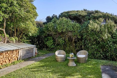 Photo of property in 5 Te Pari Pari Road, Pukerua Bay, 5026