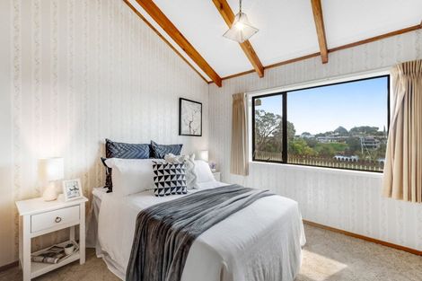 Photo of property in 2/10 Dayspring Way, Pakuranga, Auckland, 2010