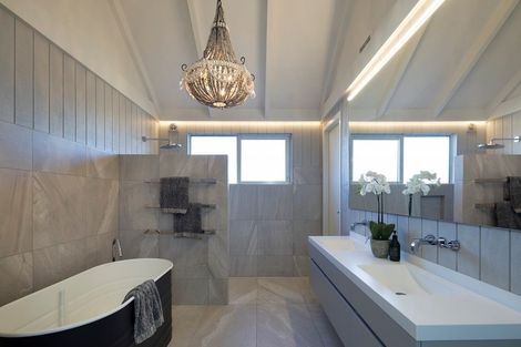 Photo of property in 235a Oceanbeach Road, Mount Maunganui, 3116