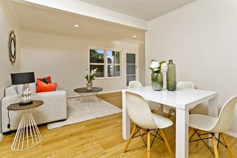 Photo of property in 1/221 Lake Road, Belmont, Auckland, 0622