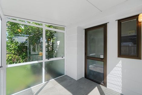 Photo of property in 3/121 Bruce Mclaren Road, Henderson, Auckland, 0612