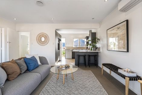 Photo of property in 2/11 Winscombe Street, Belmont, Auckland, 0622