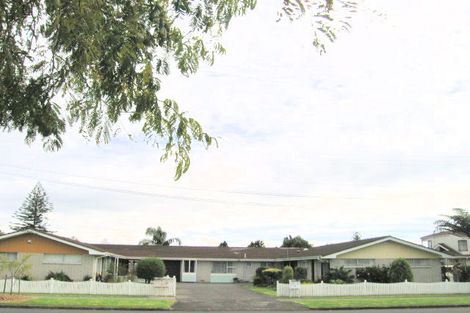 Photo of property in 2/2 Birdwood Avenue, Papatoetoe, Auckland, 2025