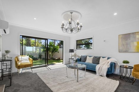 Photo of property in 1034 Scenic Drive North, Swanson, Auckland, 0816