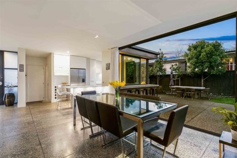 Photo of property in 4a Norwood Road, Bayswater, Auckland, 0622