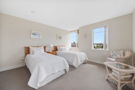 Photo of property in 22 Bluefin Way, West Harbour, Auckland, 0618