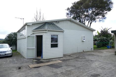Photo of property in 17 Sylvan Crescent, Te Atatu South, Auckland, 0610