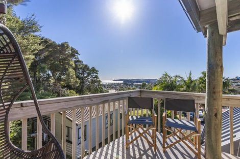 Photo of property in 25 Elliston Crescent, Stanmore Bay, Whangaparaoa, 0932