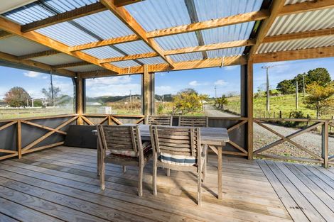 Photo of property in 46 Franklin Road, Paparoa, 0571