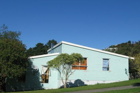 Photo of property in 4 Waipuna Grove, Stokes Valley, Lower Hutt, 5019