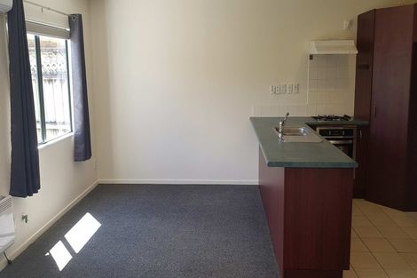 Photo of property in 4/3 Orwell Road, Greenhithe, Auckland, 0632