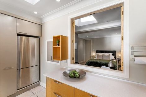 Photo of property in 10/318 Oriental Parade, Oriental Bay, Wellington, 6011