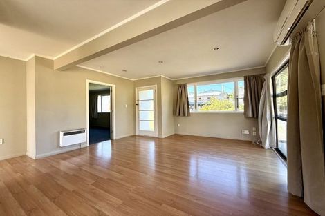 Photo of property in 23 Lauderdale Road, Birkdale, Auckland, 0626