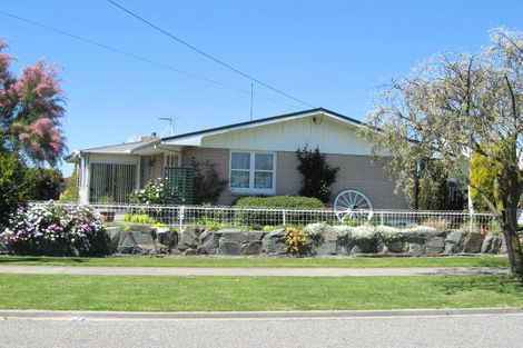Photo of property in 13 Holdaway Street, Riversdale, Blenheim, 7201