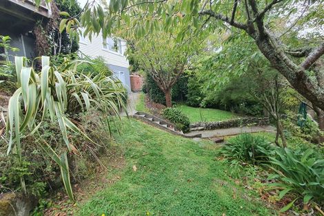 Photo of property in 18 Tawa Terrace, Tawa, Wellington, 5028
