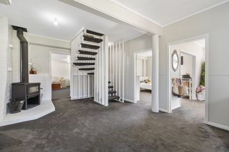 Photo of property in 54 Everglade Drive, Goodwood Heights, Auckland, 2105