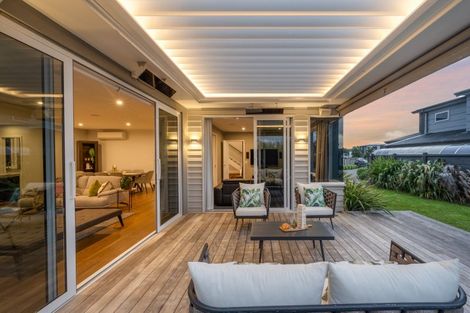 Photo of property in 62 Armstrong Farm Drive, East Tamaki Heights, Auckland, 2016