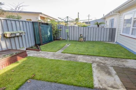Photo of property in 23 Devon Street, Levin, 5510