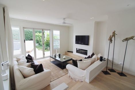 Photo of property in 1/2 Holiday Road, Milford, Auckland, 0620