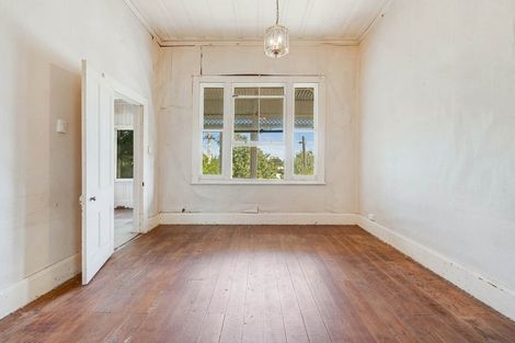 Photo of property in 5 Porter Crescent, Helensville, 0800