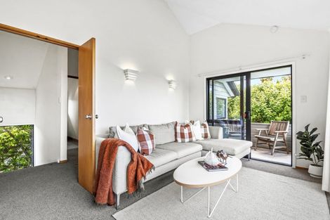 Photo of property in 1/33 Masterton Road, Rothesay Bay, Auckland, 0630