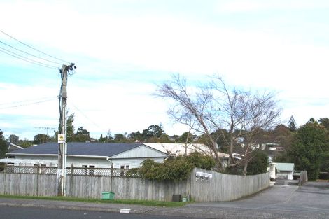 Photo of property in 2/51a Vincent Street, Howick, Auckland, 2014