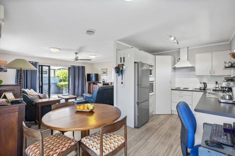 Photo of property in 2/25 Abercrombie Street, Howick, Auckland, 2014