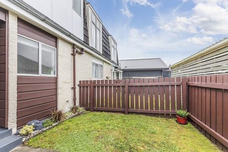 Photo of property in 4 Cobar Close, Maupuia, Wellington, 6022