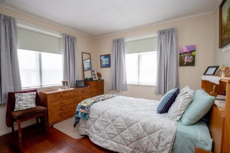 Photo of property in 15 Hayward Road, Ngatea, 3503