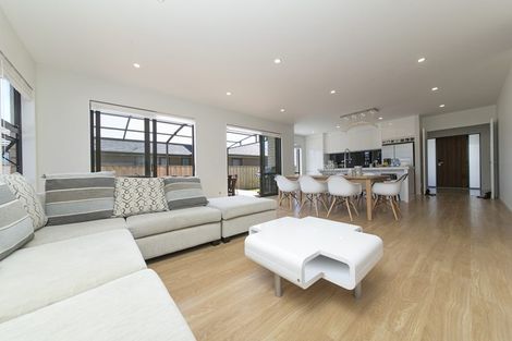 Photo of property in 14 Turpin Road, Riverhead, 0820