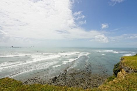 Photo of property in 20 Clifftop Lane, Cape Foulwind, 7892