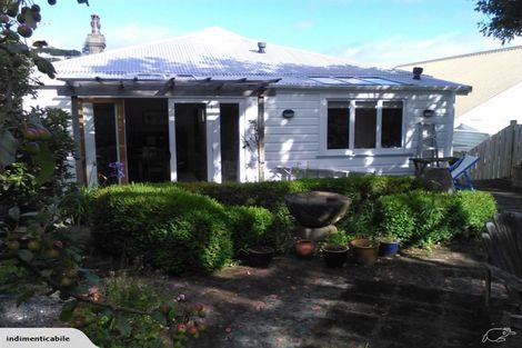 Photo of property in 35 Rimu Road, Kelburn, Wellington, 6012