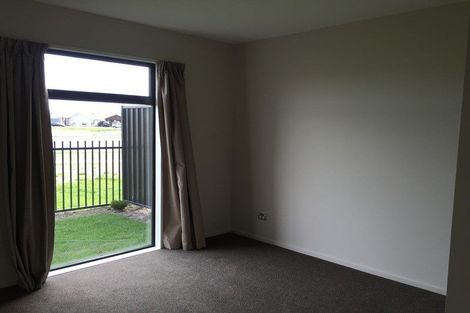 Photo of property in 15b Te Whenu Crescent, Marshland, Christchurch, 8083