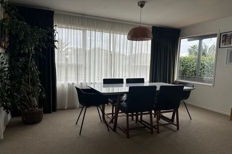 Photo of property in 19 Taitua Drive, Te Atatu South, Auckland, 0610