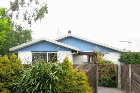 Photo of property in 16 Clivedon Place, Redwood, Christchurch, 8051