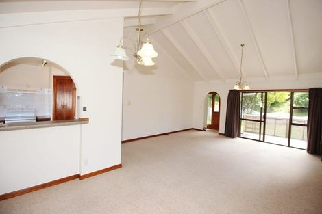 Photo of property in 37 Thorburn Avenue, Red Beach, 0932